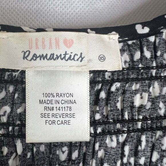 Urban Romantics Long Sleeve Smocked Peplum Patterned Blouse Size XS - Picture 7 of 9